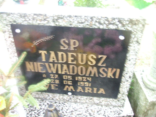 Tadeusz Niewiadomski 1924 Rymań - Grobonet - Wyszukiwarka osób pochowanych