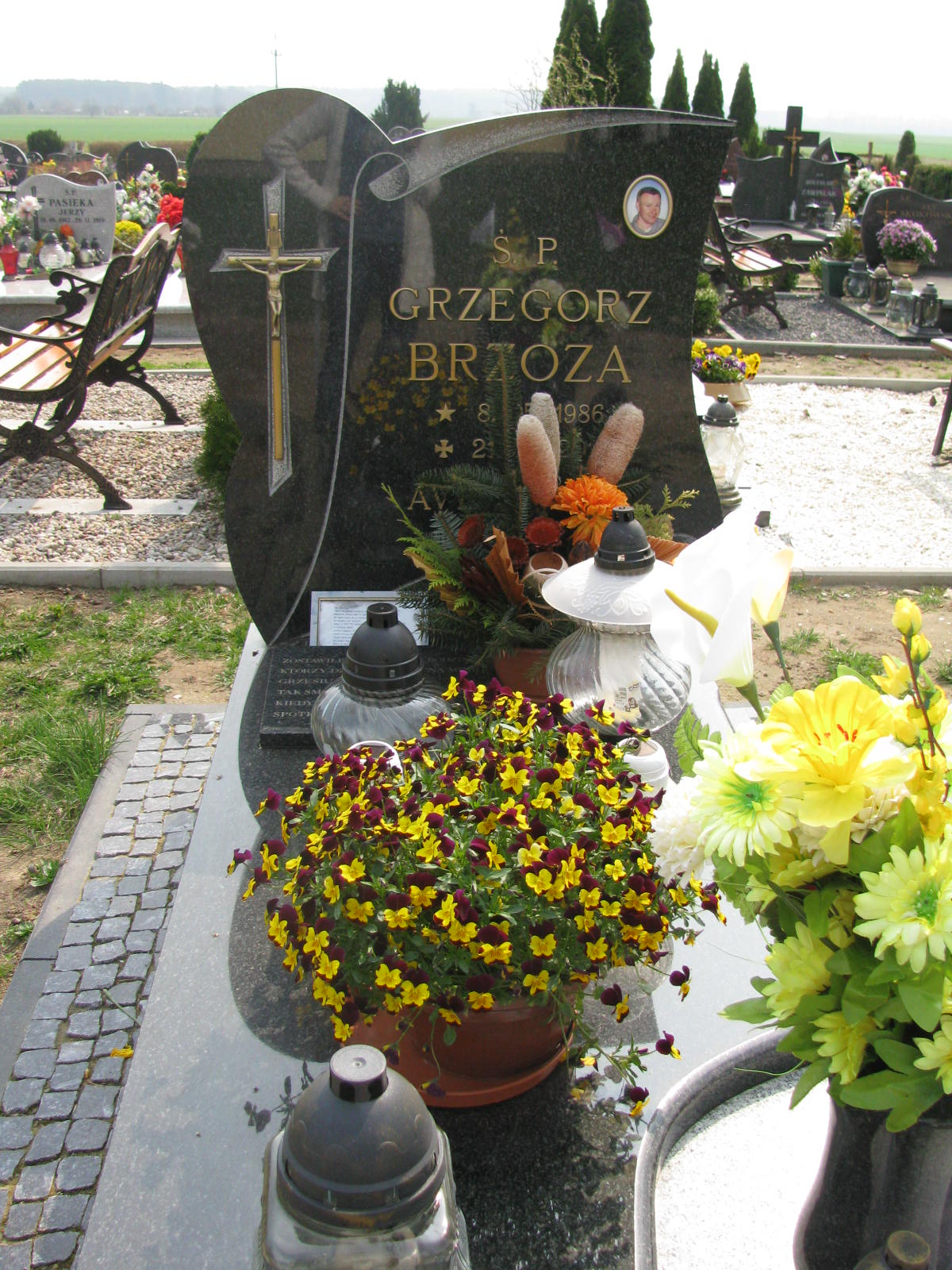 Grzegorz Brzoza 1986 Rymań - Grobonet - Wyszukiwarka osób pochowanych