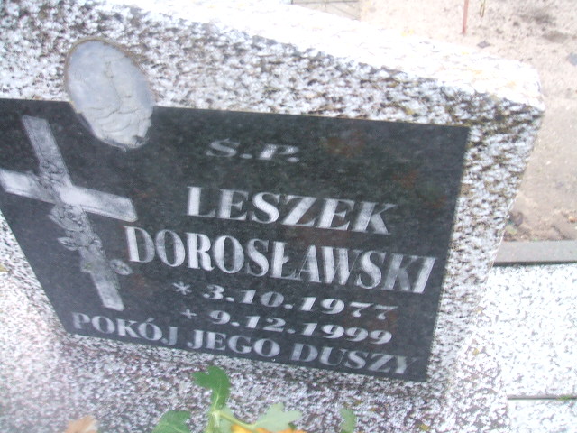 Leszek Dorosławski 1977 Rymań - Grobonet - Wyszukiwarka osób pochowanych